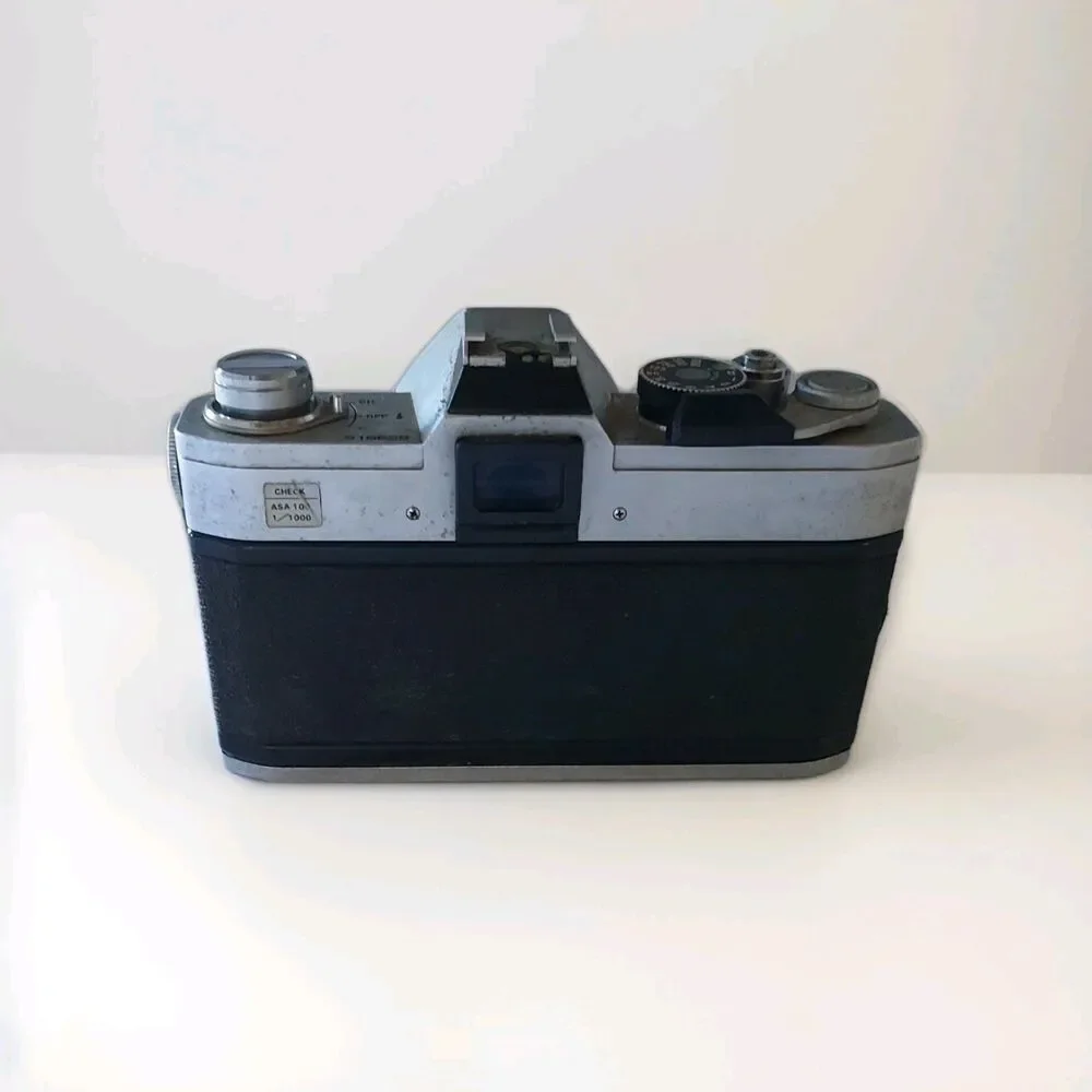 Canon FTb QL 35mm Film Camera w/ Canon FD 1:1.4 50mm Lens